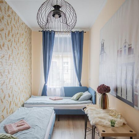 Quiet Rooms In The Bustling City Center Budapest Exterior foto